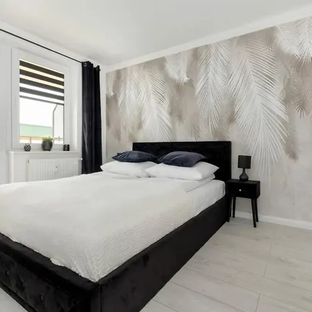 Black Miodowy Dom * 科沃布热格